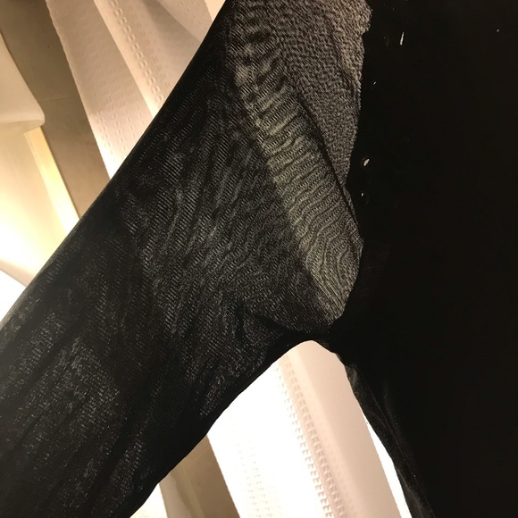 Large black shear top - Picture 2 of 7